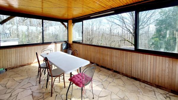 Maison 5 pièces 91 m² avec 3 chambres, sous-sol intégral, 2 garages et fort potentiel à Siorac-en-Périgord, au calme proche Dordogne