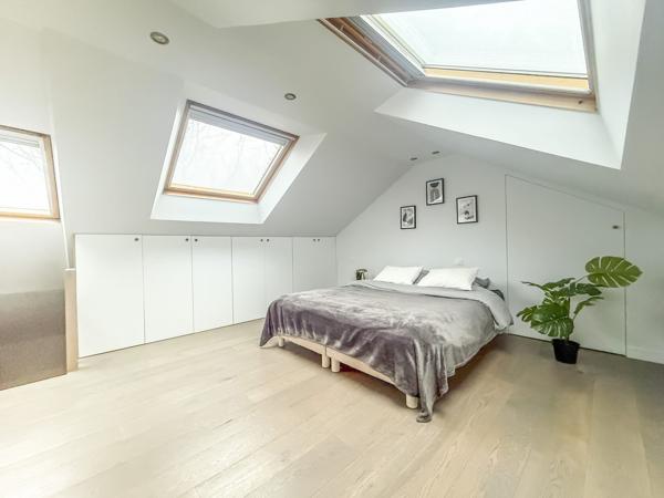 Maison de ville proche RER avec de belle prestation