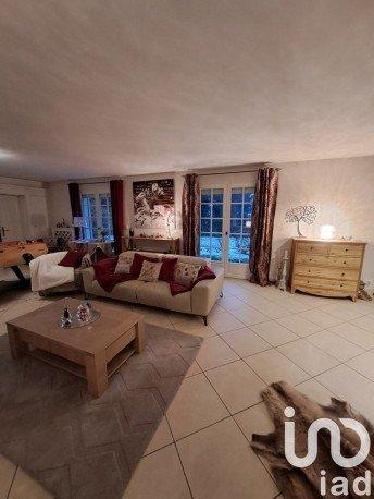 Maison 9 pièces de 270 m² à Berneuil-sur-Aisne (60350)