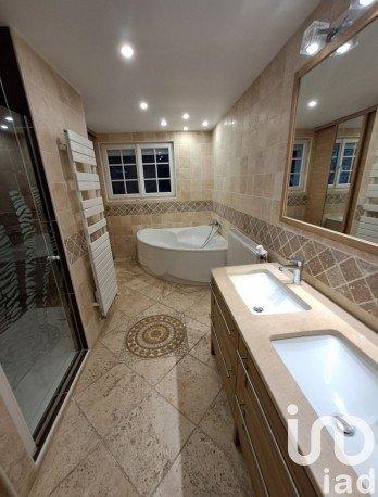 Maison 9 pièces de 270 m² à Berneuil-sur-Aisne (60350)