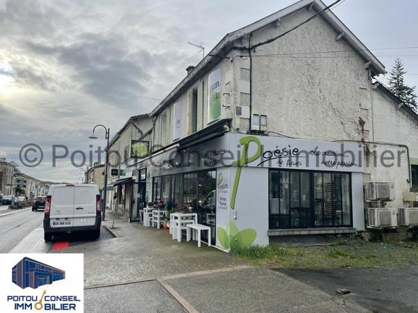 LA CRECHE CENTRE LOCAL COMMERCIAL AVEC TRES BELLE VISIBILITE 80m2