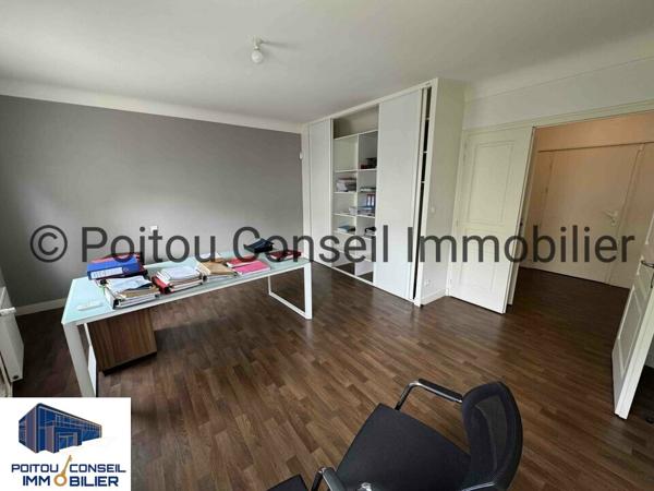 91m2 CENTRE VILLE NIORT 1ER ETAGE
