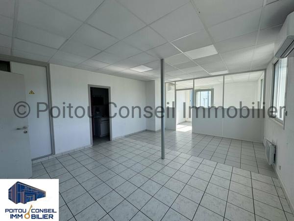 RARE BELLE HAUTEUR DE STOCKAGE ENTREPOT 1700 M2 ZONE MENDES FRANCE NIORT