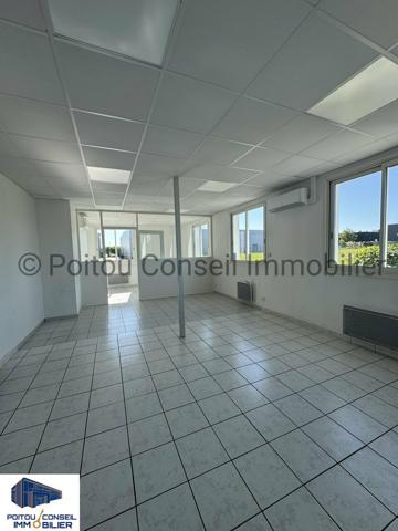 RARE BELLE HAUTEUR DE STOCKAGE ENTREPOT 1700 M2 ZONE MENDES FRANCE NIORT