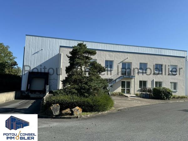 RARE BELLE HAUTEUR DE STOCKAGE ENTREPOT 1700 M2 ZONE MENDES FRANCE NIORT