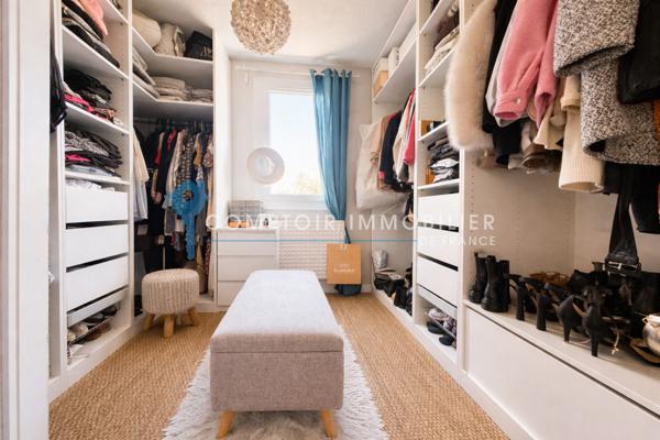 Appartement
                                                                                                                                                                                                                                                                                                                        4 pièce(s)                                                                                                                                                                                                          3 chambre(s)                                                                                                                                                                                                          72  m²