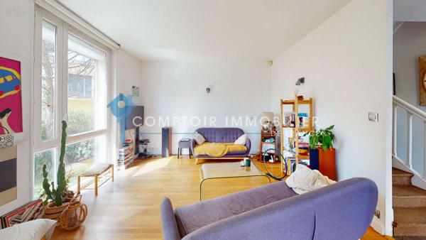Maison
                                                                                                                                                                                                                                                                                                                        6 pièce(s)                                                                                                                                                                                                          5 chambre(s)                                                                                                                                                                                                          160  m²