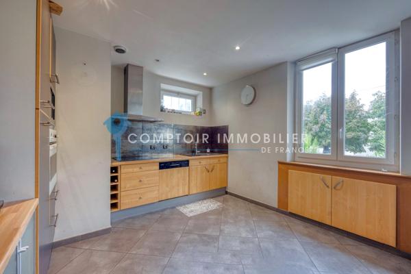 Maison
                                                                                                                                                                                                                                                                                                                        6 pièce(s)                                                                                                                                                                                                          5 chambre(s)                                                                                                                                                                                                          160  m²