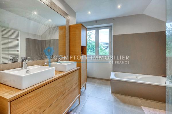 Maison
                                                                                                                                                                                                                                                                                                                        6 pièce(s)                                                                                                                                                                                                          5 chambre(s)                                                                                                                                                                                                          160  m²
