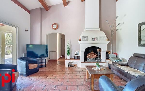 Maison à vendre    5 pièces •  La Cadière-d'Azur