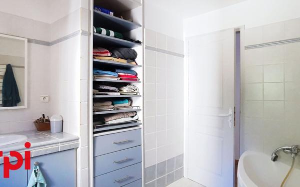 Maison à vendre    5 pièces •  La Cadière-d'Azur