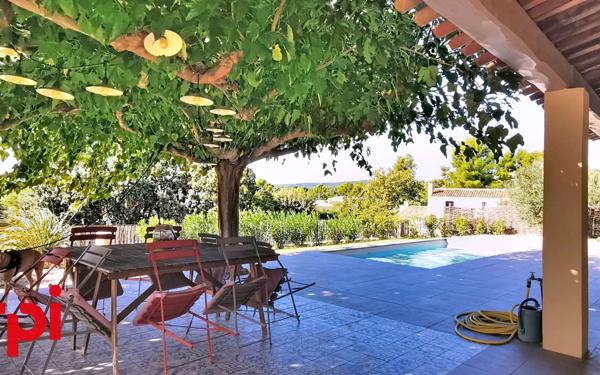 Maison à vendre    5 pièces •  La Cadière-d'Azur