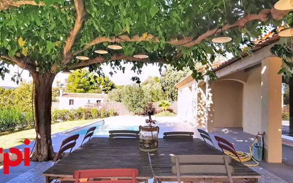 Maison à vendre    5 pièces •  La Cadière-d'Azur