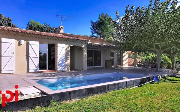 Maison à vendre    5 pièces •  La Cadière-d'Azur