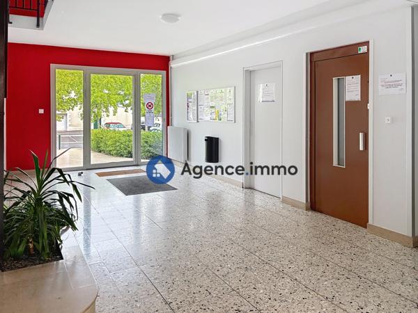 À vendre - T2, 2 pièces situé à Saint-Cyr-sur-Loire (37540)