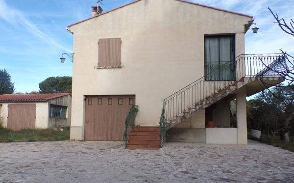 Maison à vendre    4 pièces •  La Tour-d'Aigues