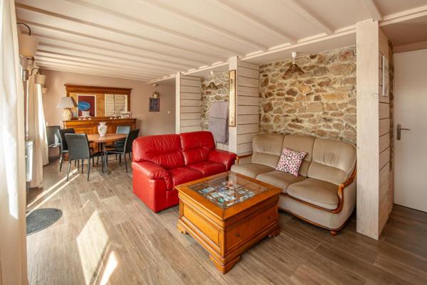 Maison vue mer avec jardin