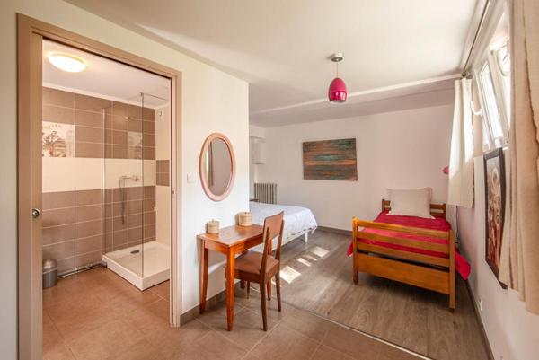 Maison vue mer avec jardin