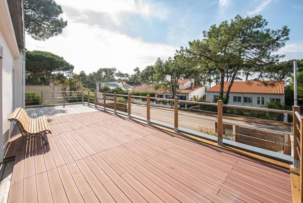 Maison vue mer avec jardin