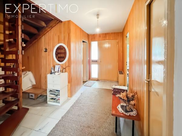 Dourdan (91410) À Dourdan – Maison mitoyenne à fort potentiel, idéale pour un projet de rénovation complet