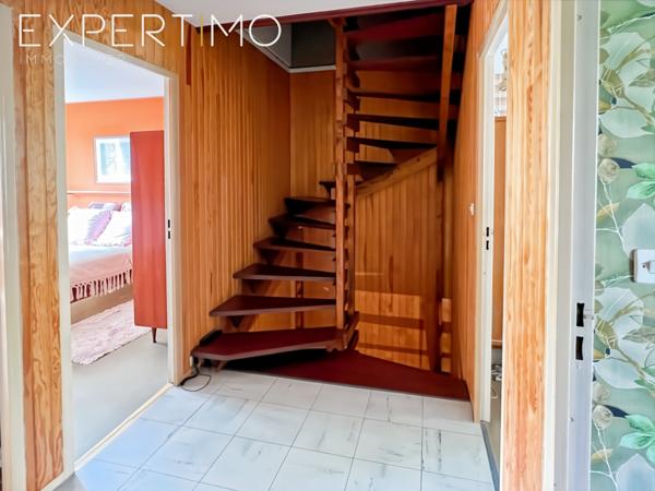 Dourdan (91410) À Dourdan – Maison mitoyenne à fort potentiel, idéale pour un projet de rénovation complet