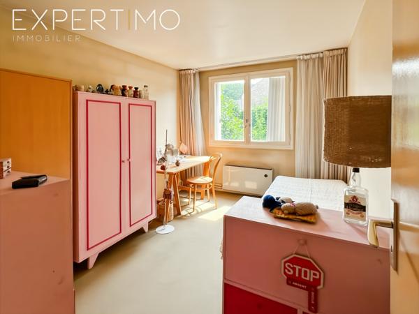 Dourdan (91410) À Dourdan – Maison mitoyenne à fort potentiel, idéale pour un projet de rénovation complet