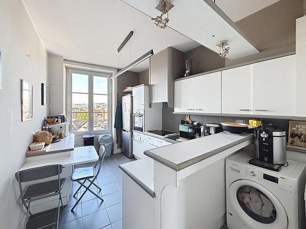 MAGNIFIQUE APPARTEMENT  T4 de 118 M2 - Charme de l'ancien et luminosité - Quartier Saint Sernin- BRIVE - 3 CHAMBRES