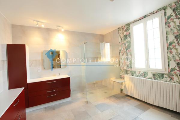 Ferme
                                                                                                                                                                                                                                                                                                                        5 pièce(s)                                                                                                                                                                                                          4 chambre(s)                                                                                                                                                                                                          156  m²