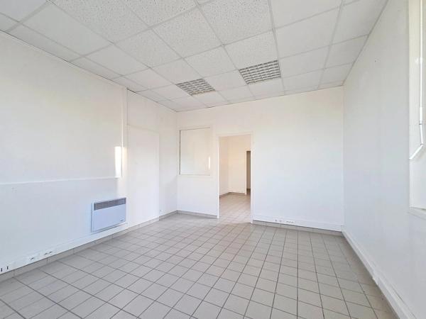 Vente                                                      Local industriel
                        
                     3 pièces                      199 m2                     à Aulnois-sous-Laon