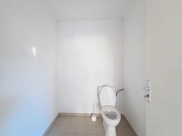 Vente                                                      Local industriel
                        
                     3 pièces                      199 m2                     à Aulnois-sous-Laon