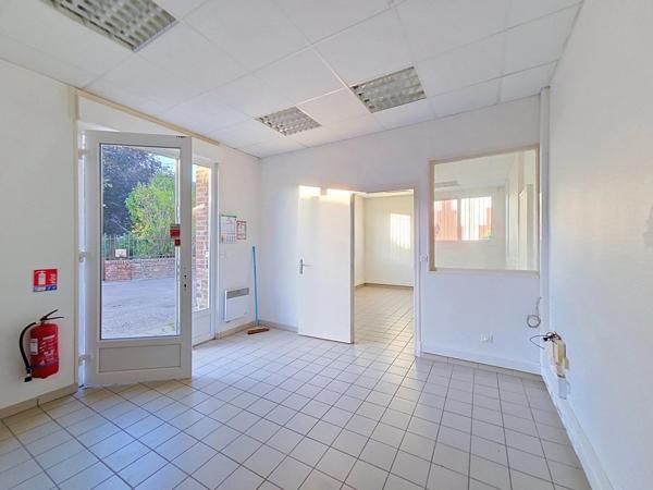 Vente                                                      Local industriel
                        
                     3 pièces                      199 m2                     à Aulnois-sous-Laon