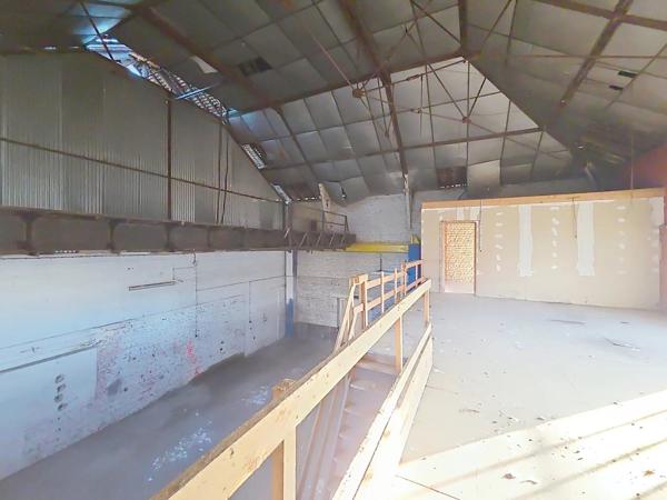 Vente                                                      Local industriel
                        
                     3 pièces                      199 m2                     à Aulnois-sous-Laon