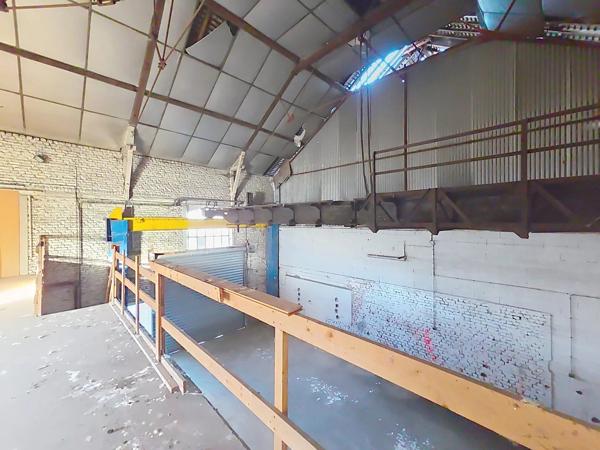 Vente                                                      Local industriel
                        
                     3 pièces                      199 m2                     à Aulnois-sous-Laon