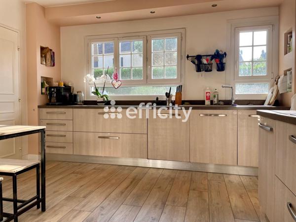 Maison
         7 pièces
        - 138 m² Exclusivité 468 000 € *