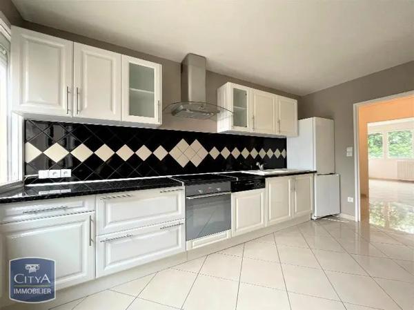 Appartement à louer 3 pièces 68.39m² Mâcon (71000)