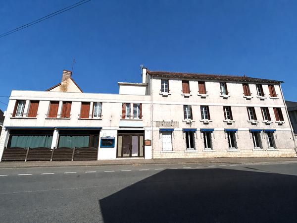 Ensemble immobilier à usage commercial en plein centre de Chabris (Indre 36)