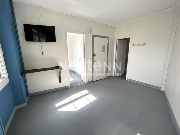 Ensemble immobilier à usage commercial en plein centre de Chabris (Indre 36)