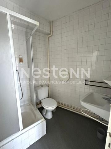 Ensemble immobilier à usage commercial en plein centre de Chabris (Indre 36)
