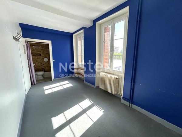 Ensemble immobilier à usage commercial en plein centre de Chabris (Indre 36)