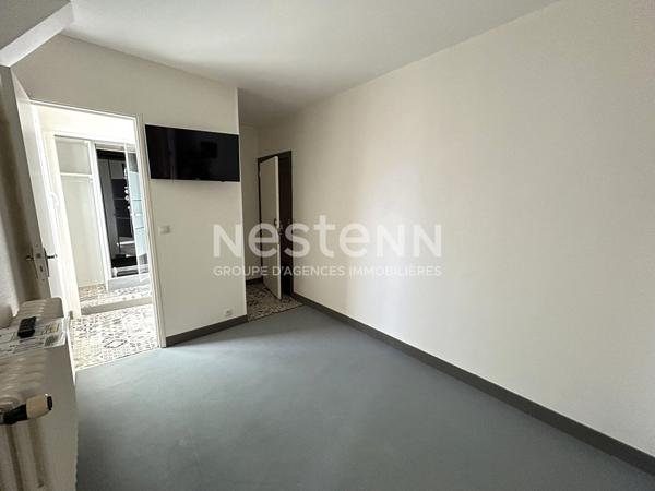 Ensemble immobilier à usage commercial en plein centre de Chabris (Indre 36)