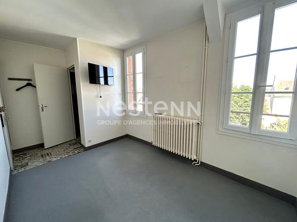 Ensemble immobilier à usage commercial en plein centre de Chabris (Indre 36)