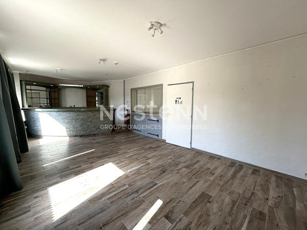 Ensemble immobilier à usage commercial en plein centre de Chabris (Indre 36)