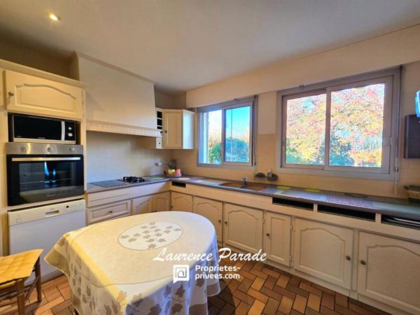 Maison  parc, avec garage, puits