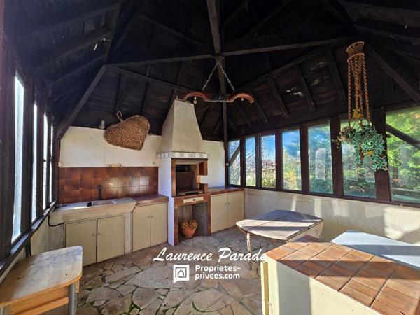 Maison  parc, avec garage, puits