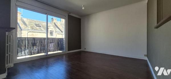 IMMEUBLE - UN LOCAL COMMERCIAL - UN APPARTEMENT T4