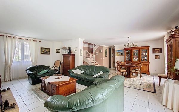 Maison à vendre    5 pièces • 164 m2 Guyancourt