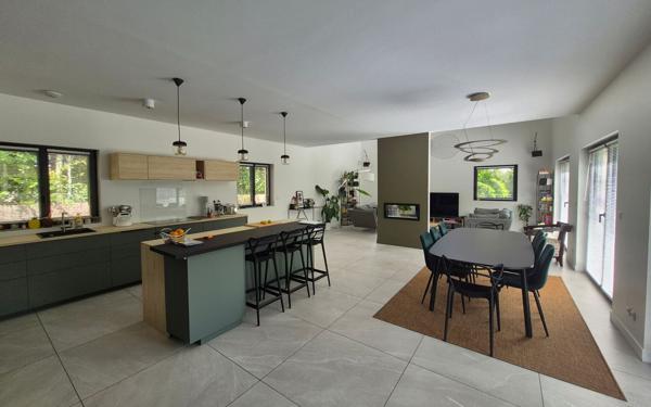 Maison à vendre    6 pièces • 190 m2 Chambourcy