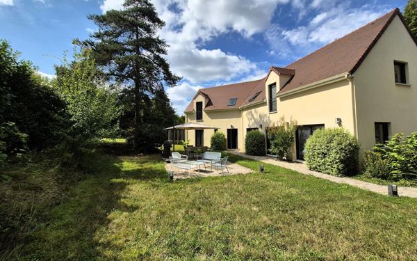 Maison à vendre    6 pièces • 190 m2 Chambourcy