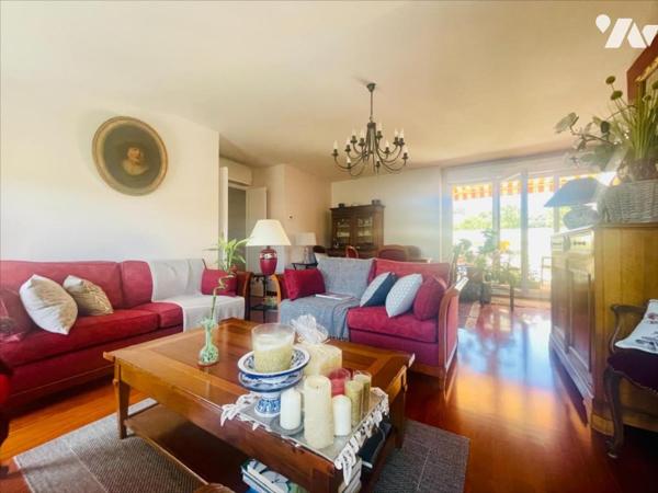 Dernier étage – 94 m² avec terrasse, garage et piscine – Valence (26000)