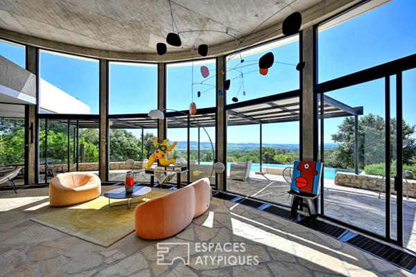Villa d’architecte avec piscine et vue à 360°